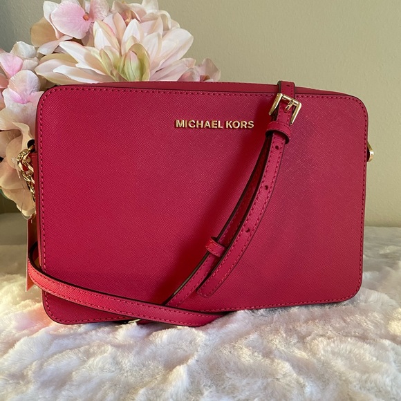 Michael Kors Handbags - Michael Kors LG crossbody